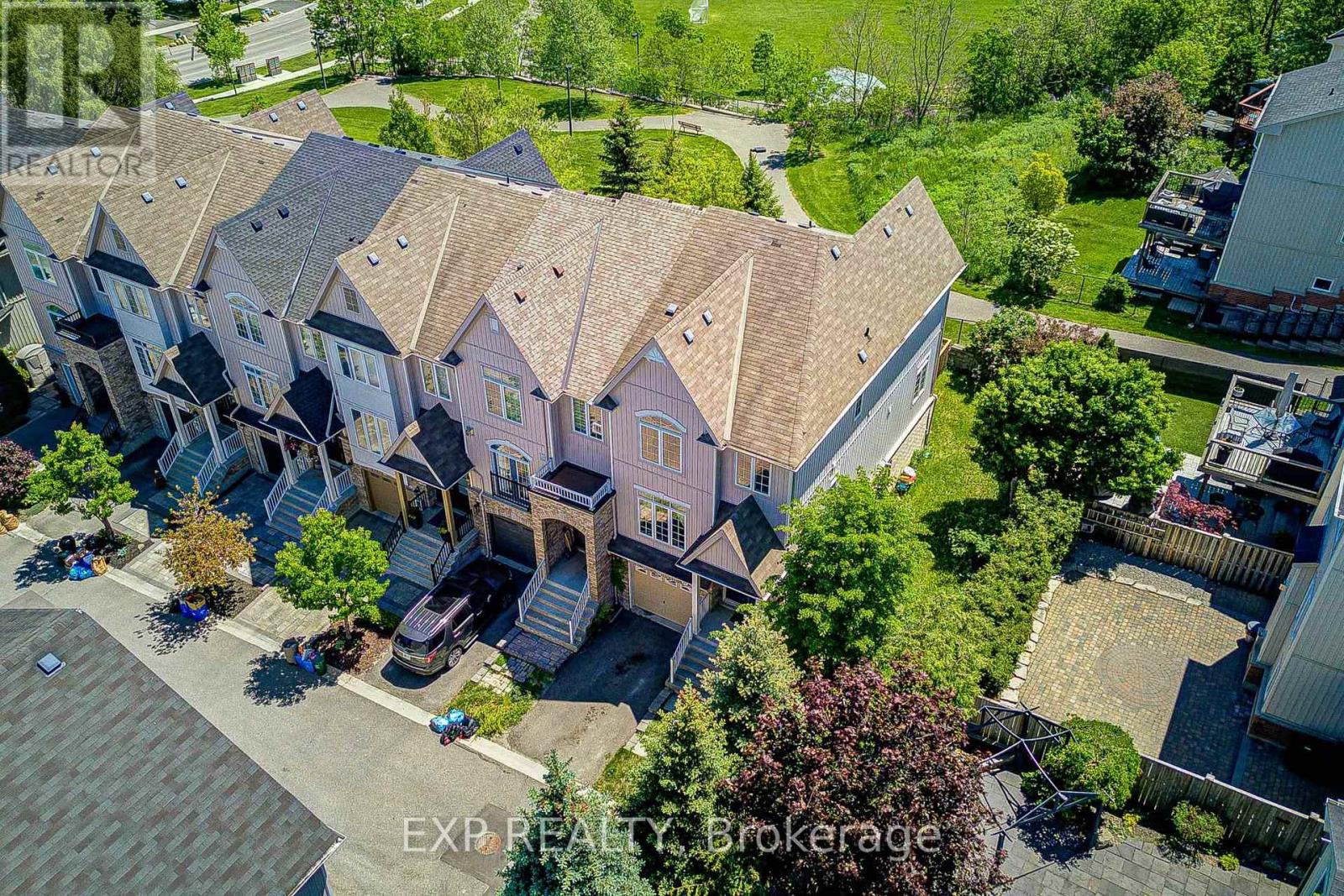 Residential in Halton Hills (Georgetown) 3