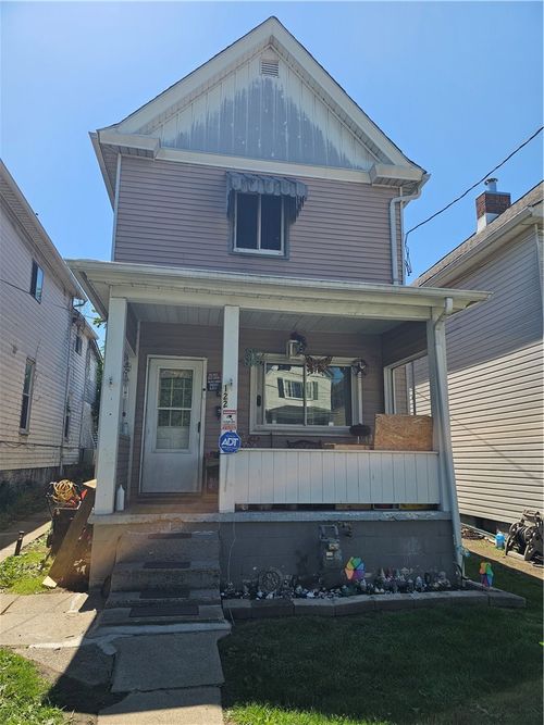 122 Woodland Ave, Washington, PA, 15301-2029 | Card Image
