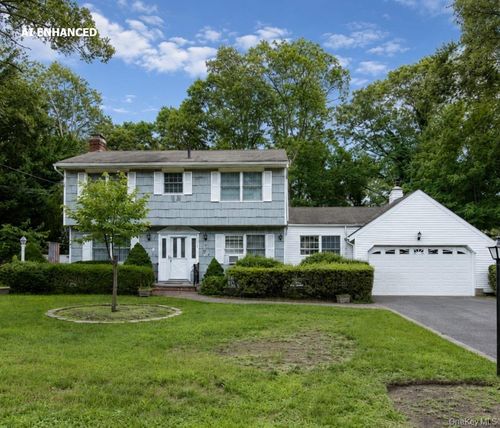 8 Skyview Ln, Stony Brook, NY, 11790-1818 | Card Image