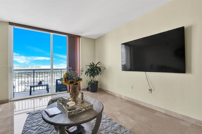 APT-2109 - 9055 Sw 73 Rd Ct, Condo with 3 bedrooms, 2 bathrooms and null parking in Pinecrest FL | Image 6