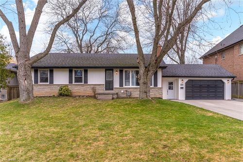63 Seneca Ave, Hamilton, ON, L9B1L8 | Card Image
