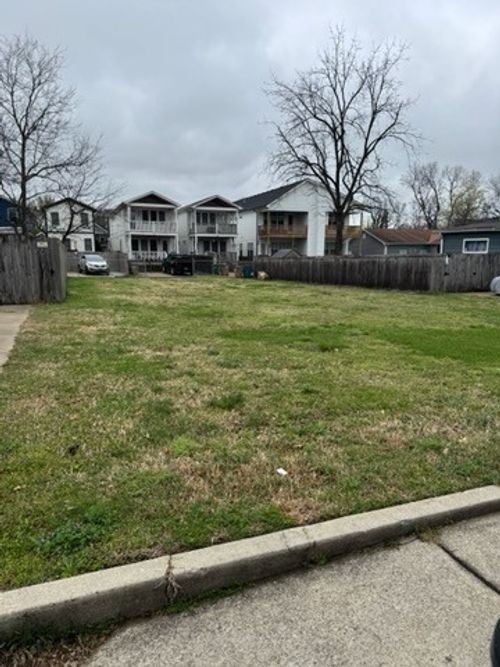 1823 12th Ave N, Nashville, TN, 37208-1446 | Card Image