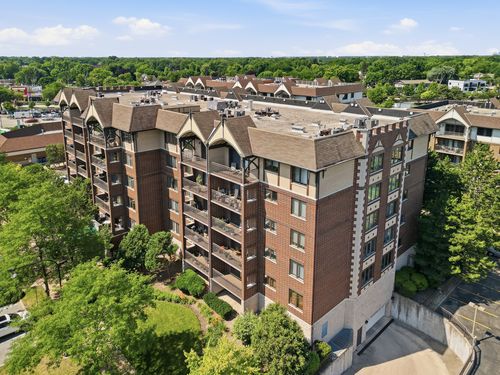 209-10 S Wille St, Mount Prospect, IL, 60056-3186 | Card Image