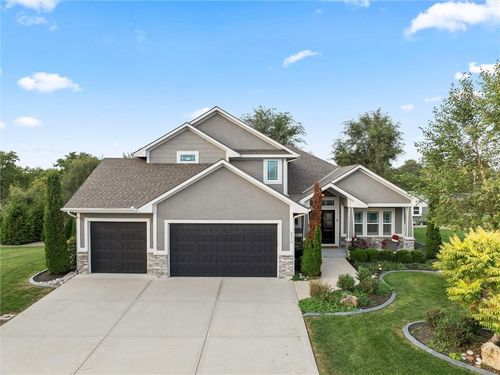 2210 Burris Dr, Harrisonville, MO, 64701-4116 | Card Image