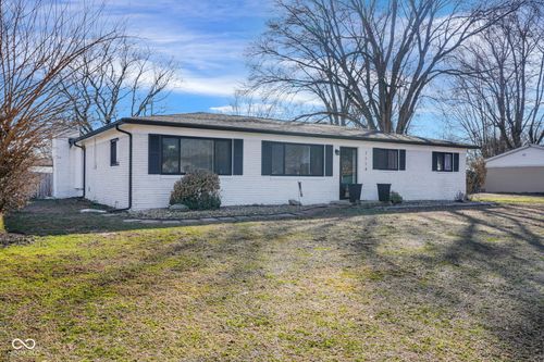 7114 S Midland Ave, Columbus, IN, 47201-8927 | Card Image