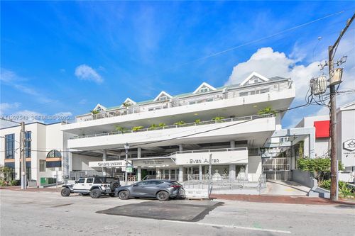 ph9-2977 Mcfarlane Rd, Coconut Grove, FL, 33133-6033 | Card Image