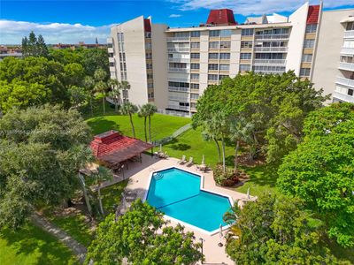 6A - 6901 Environ Blvd, Condo with 2 bedrooms, 2 bathrooms and null parking in Lauderhill FL | Image 3