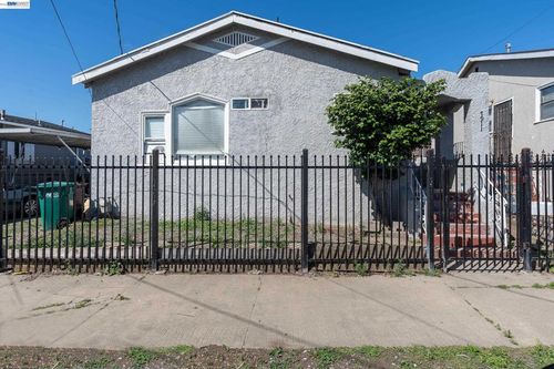 7911 Holly St, Oakland, CA, 94621-2343 | Card Image