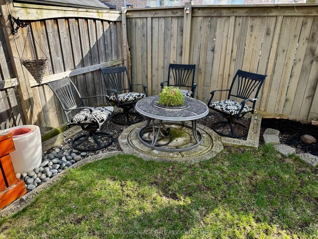 1058 Farmstead Dr, House other with 3 bedrooms, 3 bathrooms and 1 parking in Milton ON | Image 26