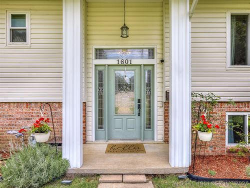 1601 Sheridan Rd, Bartlesville, OK, 74006-4715 | Card Image