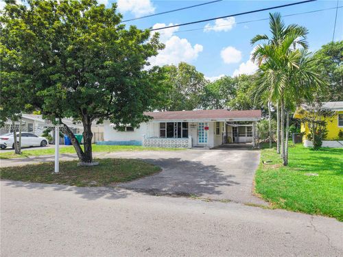 7560 Granada Blvd, Miramar, FL, 33023-5929 | Card Image