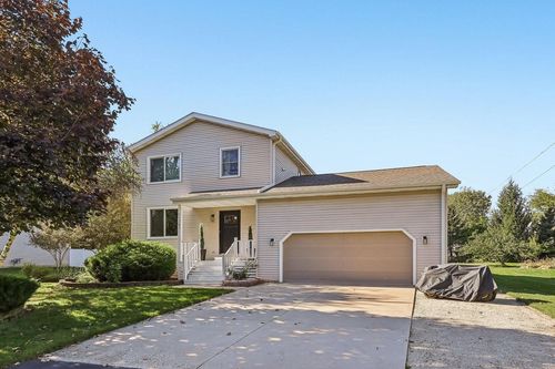 11262 3rd Ave, Pleasant Prairie, WI, 53158-5214 | Card Image