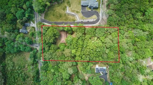 17 Woodbury Rd, Woodbury, NY, 11797-1406 | Card Image