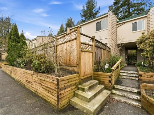 135-15215 105 Ave, Surrey, BC, V3R1R9 | Card Image