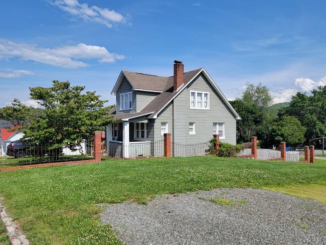 103 E Virginia St, House other with 4 bedrooms, 3 bathrooms and null parking in Galax VA | Image 59