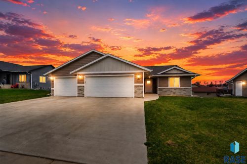 107 E 15th St Street, Dell Rapids, SD, 57022 | Card Image