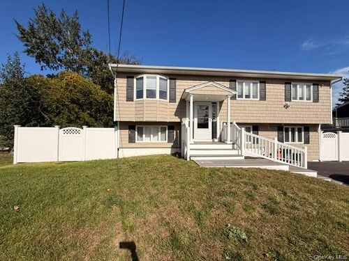 117 Franklin Avenue, Brookhaven, NY, 11784 | Card Image