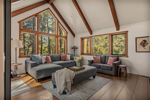 27902 Squirrel Ln, Lake Arrowhead, CA, 92352 | Card Image