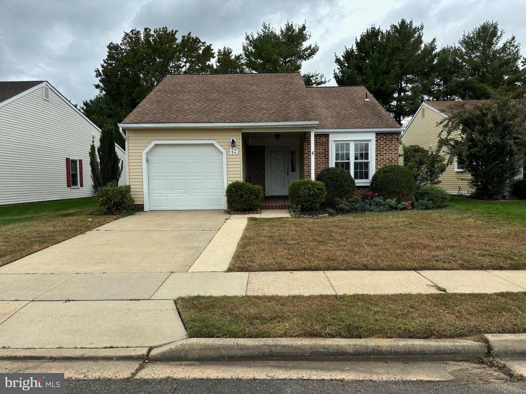 Fairfax Dr, Mount Laurel, NJ 08054