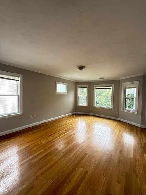 2l-423 Furnace Brook Pkwy, Quincy, MA, 02170-3807 | Card Image