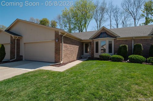 86-41308 Fortuna Dr E, Clinton Township, MI, 48038-2235 | Card Image