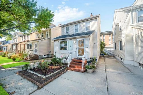 8108 164th Pl, Jamaica, NY, 11432-1230 | Card Image