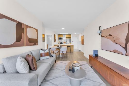 209-9981 Whalley Blvd, Surrey, BC, V3T0G6 | Card Image