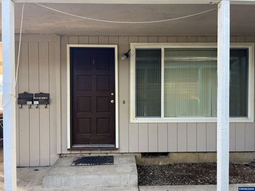 555-557 Nw Oak Av, Corvallis, OR, 97333 | Card Image