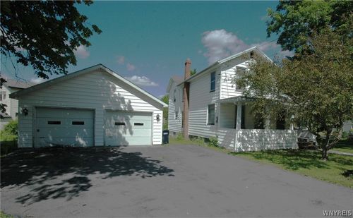 427 S Jackson St, Batavia, NY, 14020-3813 | Card Image