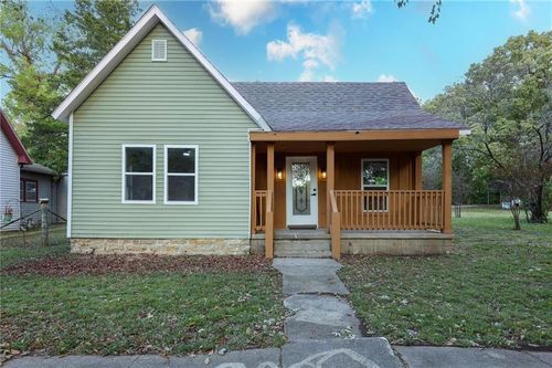517 Burke St, Fort Scott, KS, 66701-2225 | Card Image