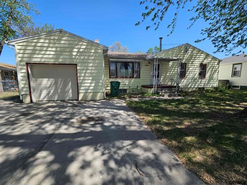 2419 Grand Island Avenue, Grand Island, NE, 68803 | Card Image
