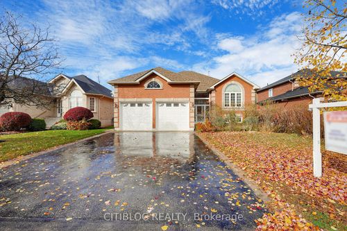 64 Ferncroft Dr, Keswick, ON, L4P4G6 | Card Image