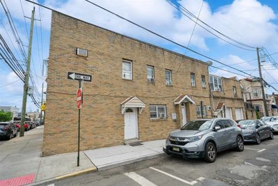 555 61 St St, Home with 0 bedrooms, 5 bathrooms and null parking in West New York NJ | Image 1