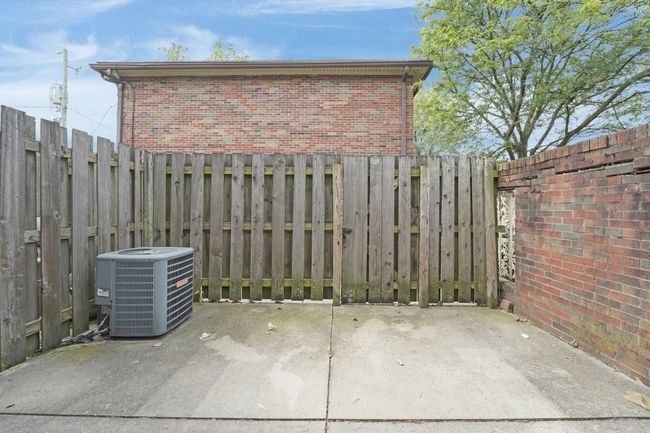 L - 5738 Beechcroft Rd, Condo with 2 bedrooms, 1 bathrooms and null parking in Columbus OH | Image 24