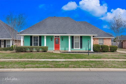 3303 Colonial Dr, Bossier City, LA, 71111-8181 | Card Image