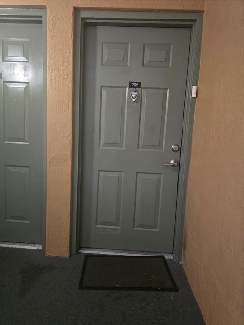 205-7970 N Nob Hill Rd, Tamarac, FL, 33321-7405 | Card Image