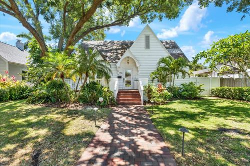 156 21st Ave Ne, St Petersburg, FL, 33704-4541 | Card Image