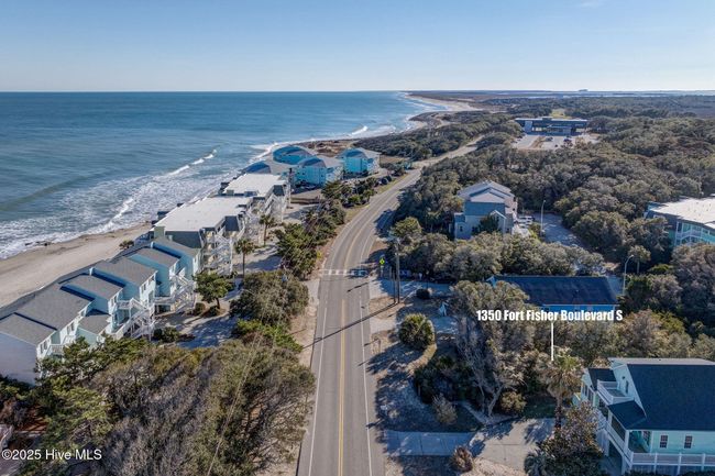 934 Fort Fisher Blvd S, House other with 5 bedrooms, 5 bathrooms and 2 parking in Kure Beach NC | Image 7