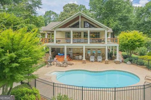166 Cedar St, Lavonia, GA, 30553-2106 | Card Image