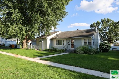 20 W 3rd St, Kingsley, IA, 51028-7709 | Card Image