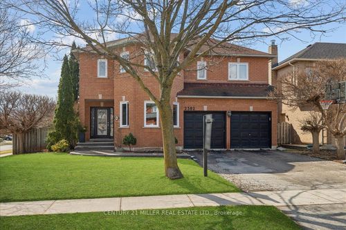 2382 Towne Blvd, Oakville, ON, L6H5X6 | Card Image