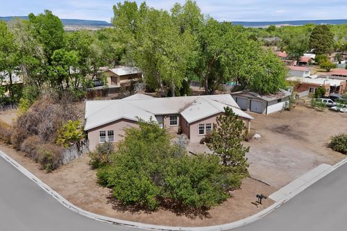 11 Walnut Cir, Espanola, NM, 87532-8081 | Card Image