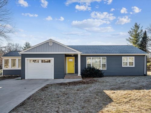 720 Lisbon Rd Ne, Mount Vernon, IA, 52314-1542 | Card Image