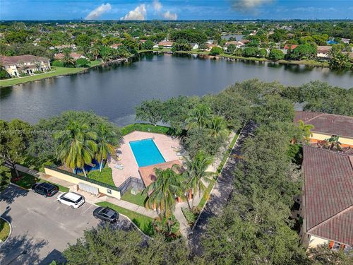 2308 Sw 100th Ter, Miramar, FL, 33025-5053 | Card Image