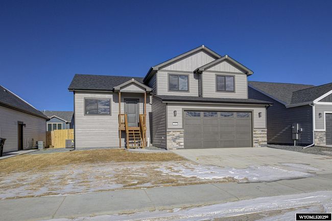 4646 Shale Cir, House other with 4 bedrooms, 3 bathrooms and null parking in Mills WY | Image 4