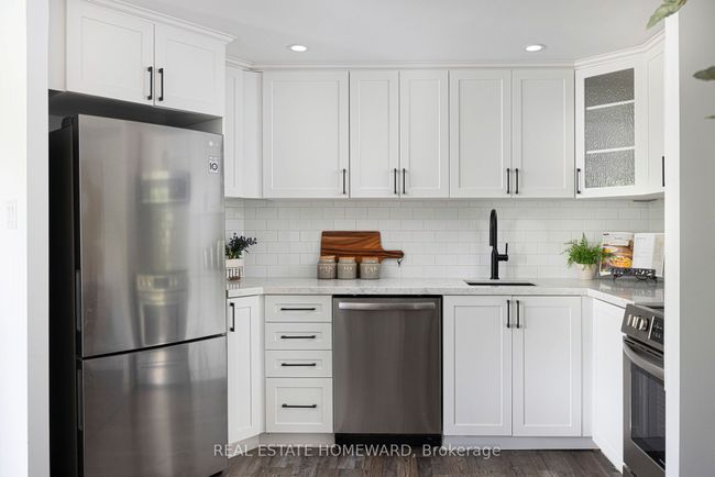 503 - 716 Kingston Rd, Condo with 2 bedrooms, 1 bathrooms and 1 parking in Toronto ON | Image 15