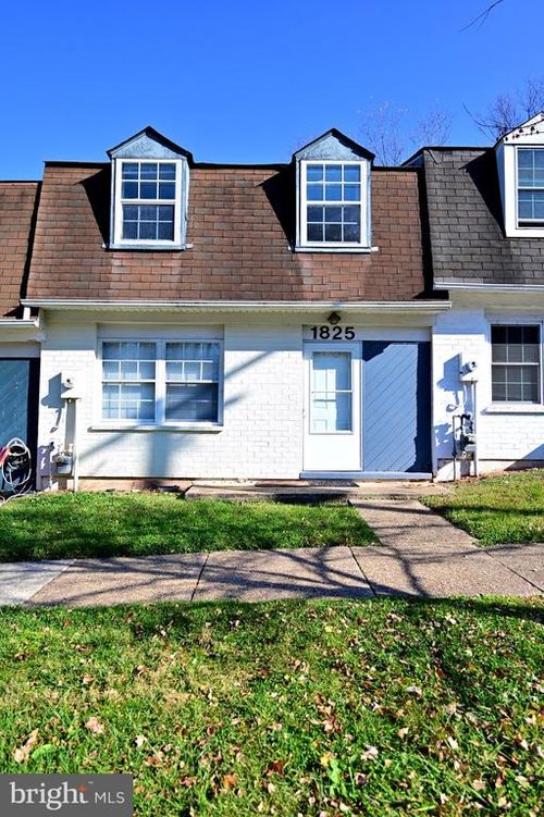 1825 Village Green Dr, HYATTSVILLE, MD, 20785-4116 | Card Image