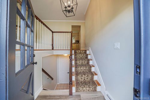 6 Stuyvesant Rd, Oakdale, NY, 11769-2132 | Card Image