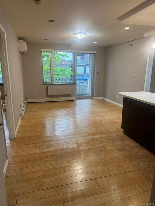 2f-132-03 Sanford Ave, Flushing, NY, 11355-4306 | Card Image