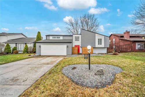 4149 Ivanhoe Drive, Lorain, OH, 44053 | Card Image